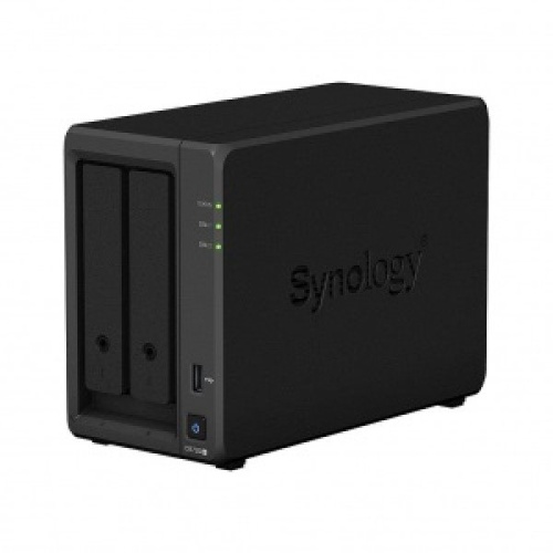 Сетевое хранилище данных (NAS) Synology DS720+