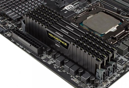 Модуль памяти DDR4 Corsair 4x16Gb CMK64GX4M4K3733C17 фото 3