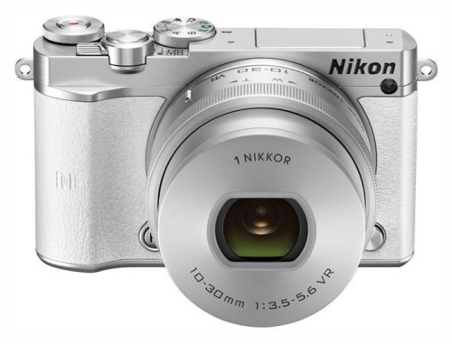 Цифровой фотоаппарат Nikon 1 J5 белый VVA242K001