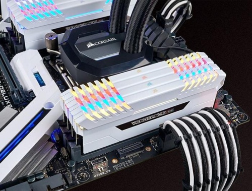 Модуль памяти DDR4 Corsair 2x8Gb CMR16GX4M2C3600C18W фото 4