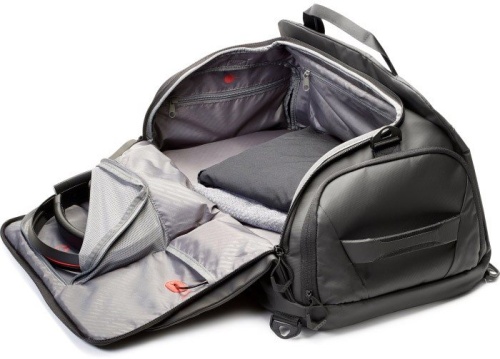 Сумка для ноутбука Hewlett Packard 17 OMEN Transceptor Duffel Bag черный синтетика (7MT82AA) фото 4 Сумка для ноутбука Hewlett Packard 17 OMEN Transceptor Duffel Bag черный синтетика (7MT82AA) фото 4